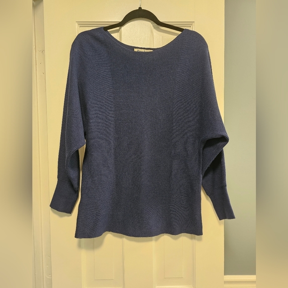 Tommy Bahama blue 💙 sweater - Picture 1 of 5